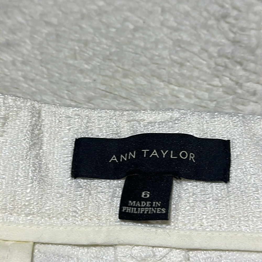 Ann Taylor | size 6 | white dress shorts - Picture 6 of 8